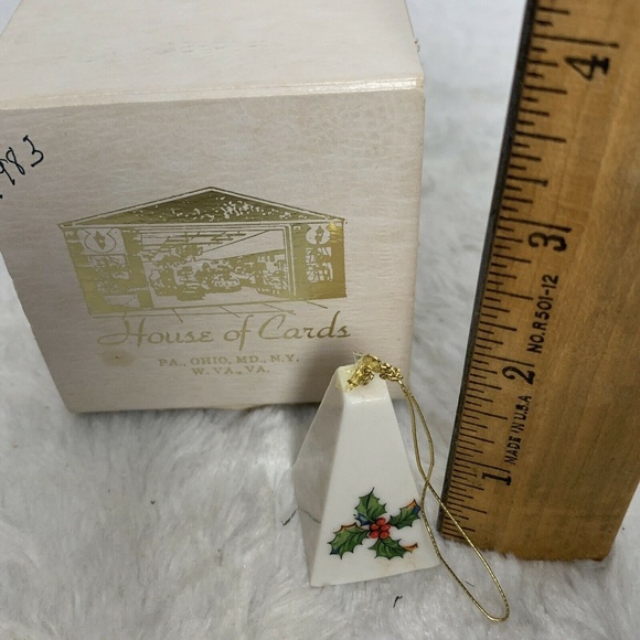 House of Cards 1983 Holly Porcelain Mini Bell Orna - Picture 3 of 3